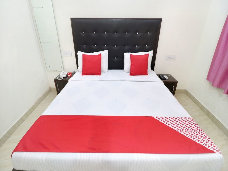 Oyo 16694 Hotel Kb Square