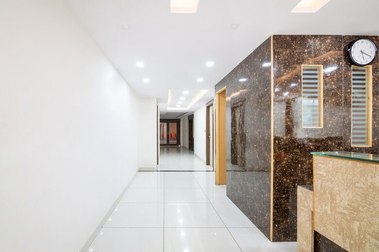 Hotel Oyo 16990 Pratham Presidency
