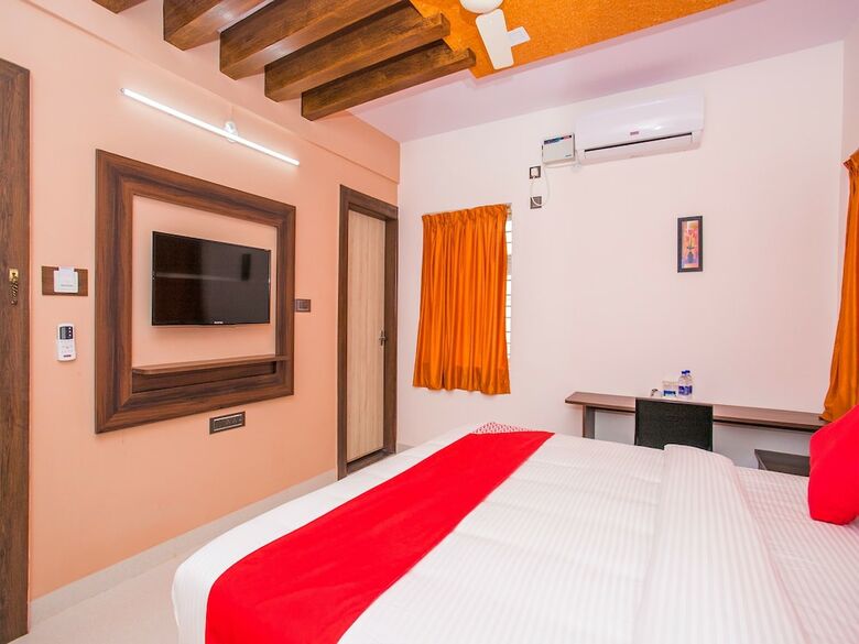 Hotel Oyo 16990 Pratham Presidency