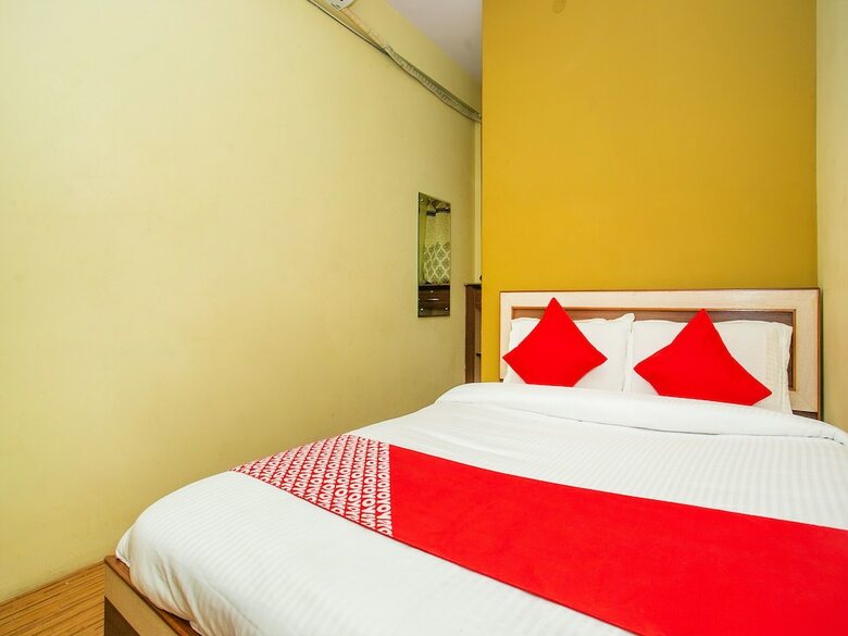 Hotel Oyo 16937 Alankar Residency