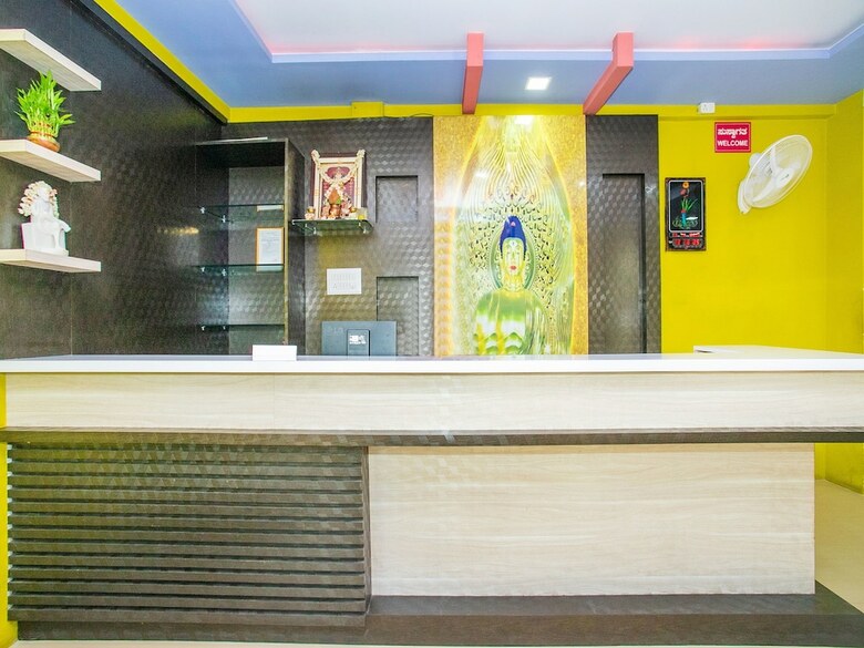 Hotel Oyo 16937 Alankar Residency