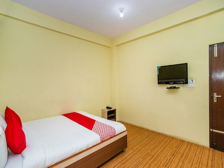 Hotel Oyo 16937 Alankar Residency