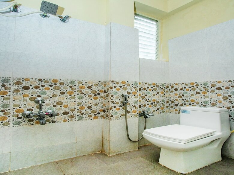 Hotel Oyo 16937 Alankar Residency