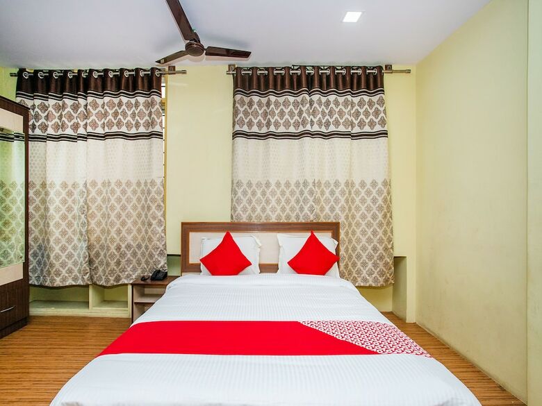 Hotel Oyo 16937 Alankar Residency
