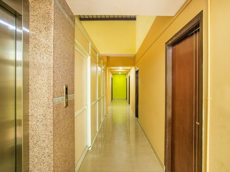 Hotel Oyo 16937 Alankar Residency