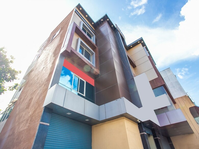Hotel Oyo 16937 Alankar Residency