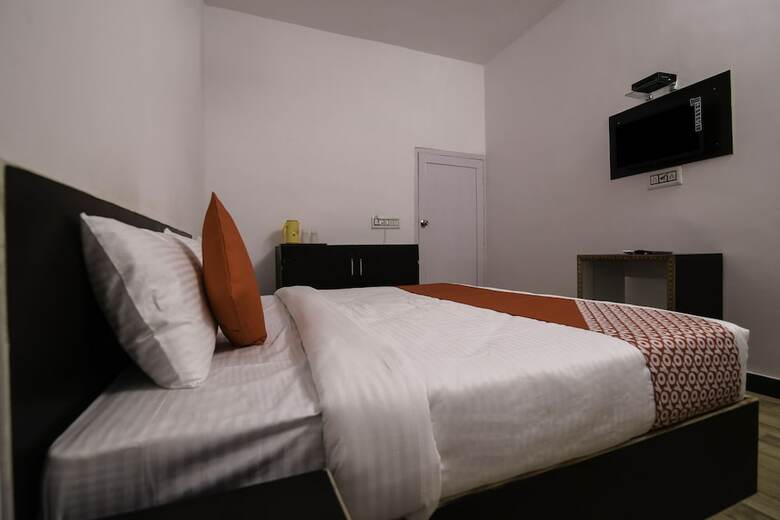 Hotel Oyo 16169 Sahdev Guest House