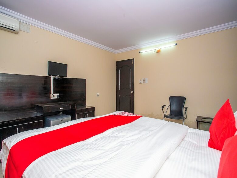 Hotel Oyo 16661 E Foods