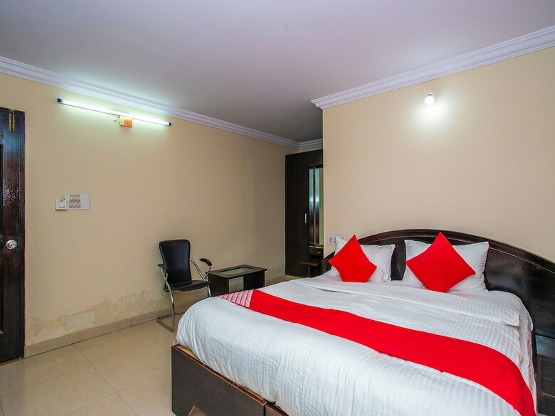 Hotel Oyo 16661 E Foods