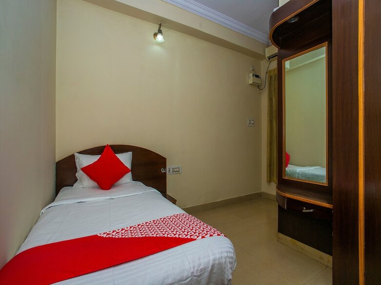 Hotel Oyo 16661 E Foods