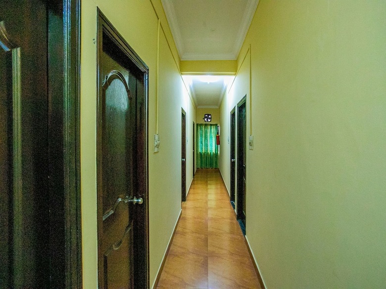 Hotel Oyo 16661 E Foods
