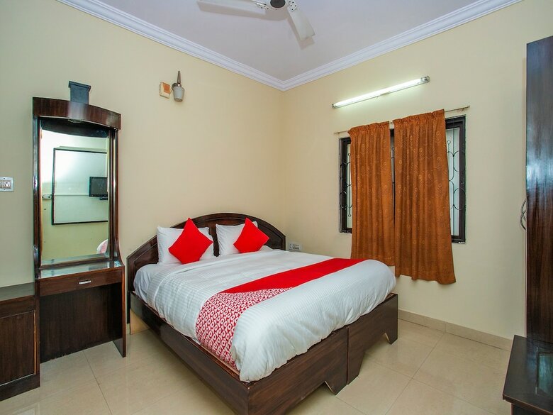 Hotel Oyo 16661 E Foods