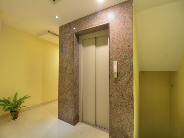 Hotel Oyo 16385 Mb International