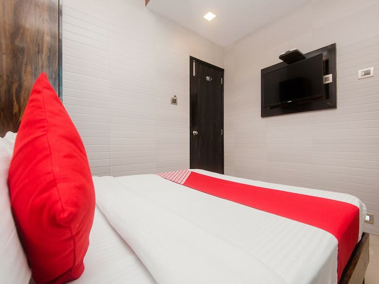 Oyo 7481 Hotel Plaza