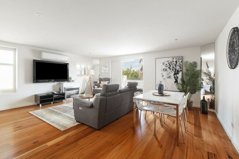 The Jetty Beach Apartment By Ready Set Host