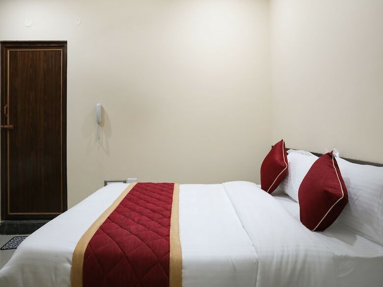 Hotel Oyo 16936 Champion Orchid