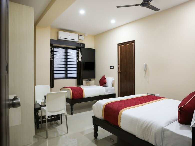 Hotel Oyo 16936 Champion Orchid