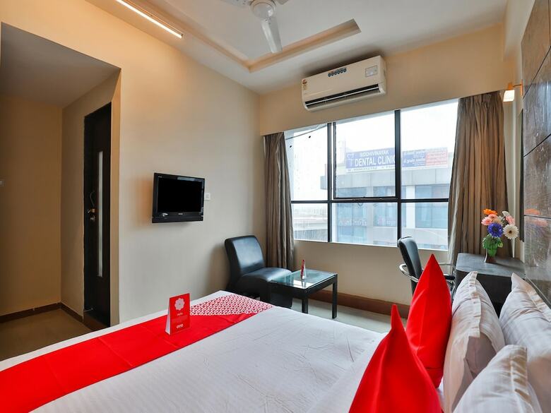 Hotel Oyo 16849 Arya Corporate