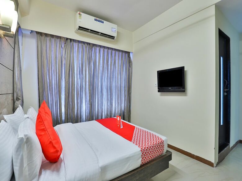 Hotel Oyo 16849 Arya Corporate