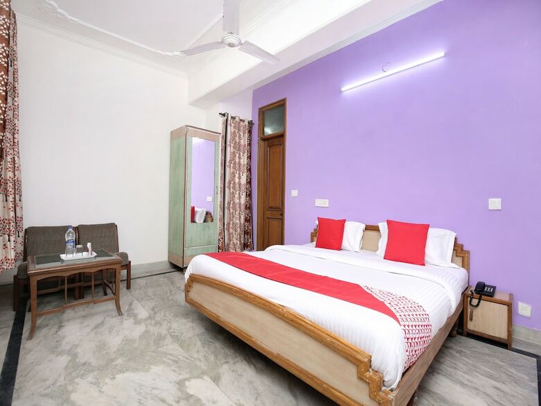 Oyo 16736 Hotel Hm Crystal