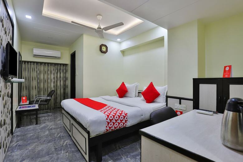 Oyo 17117 Hotel Rainbow