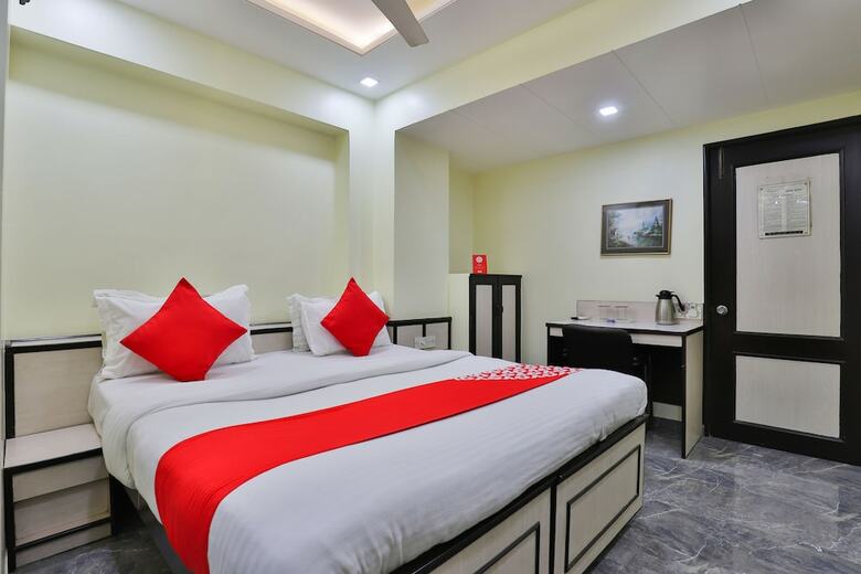 Oyo 17117 Hotel Rainbow