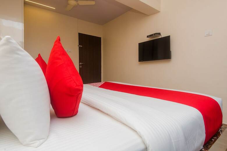 Hotel Oyo 17371 Platinum Inn