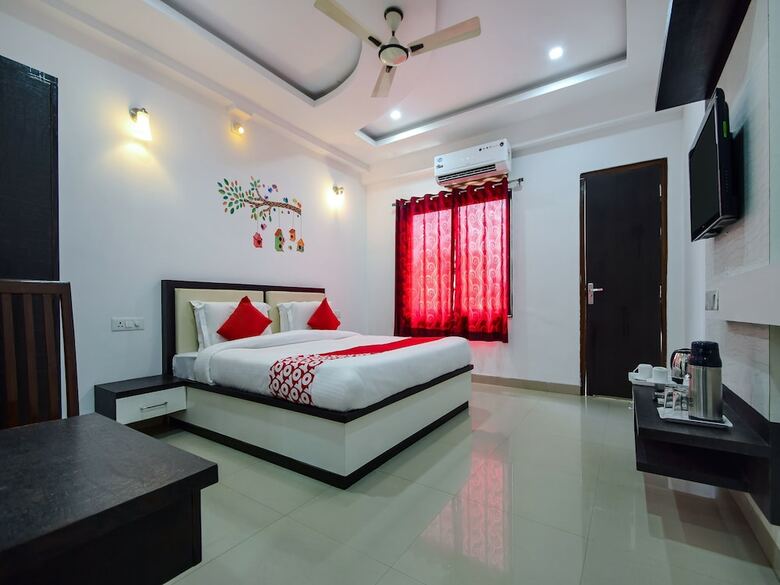 Oyo 18262 Hotel White Tulip