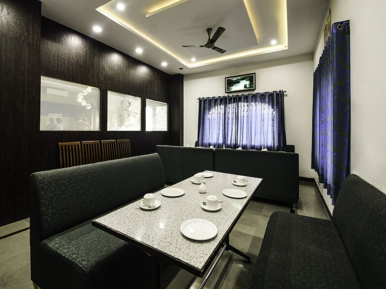 Oyo 18262 Hotel White Tulip