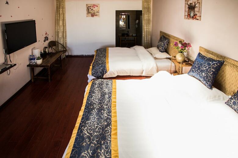 Posada Travel Around The World Inn