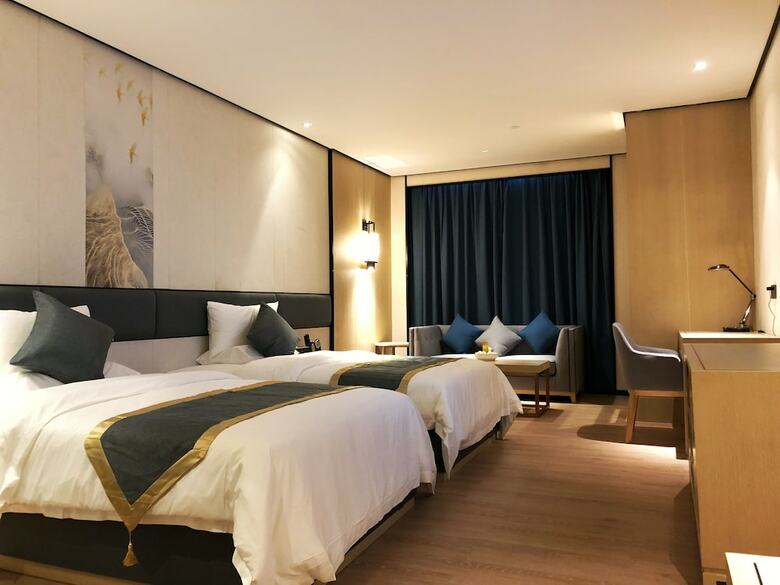 Shatou Hairun Hotel