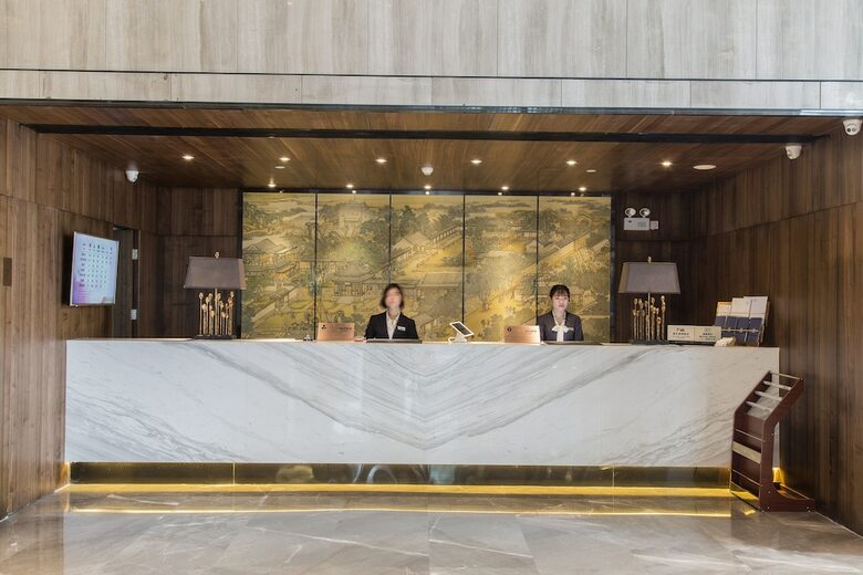 Shatou Hairun Hotel