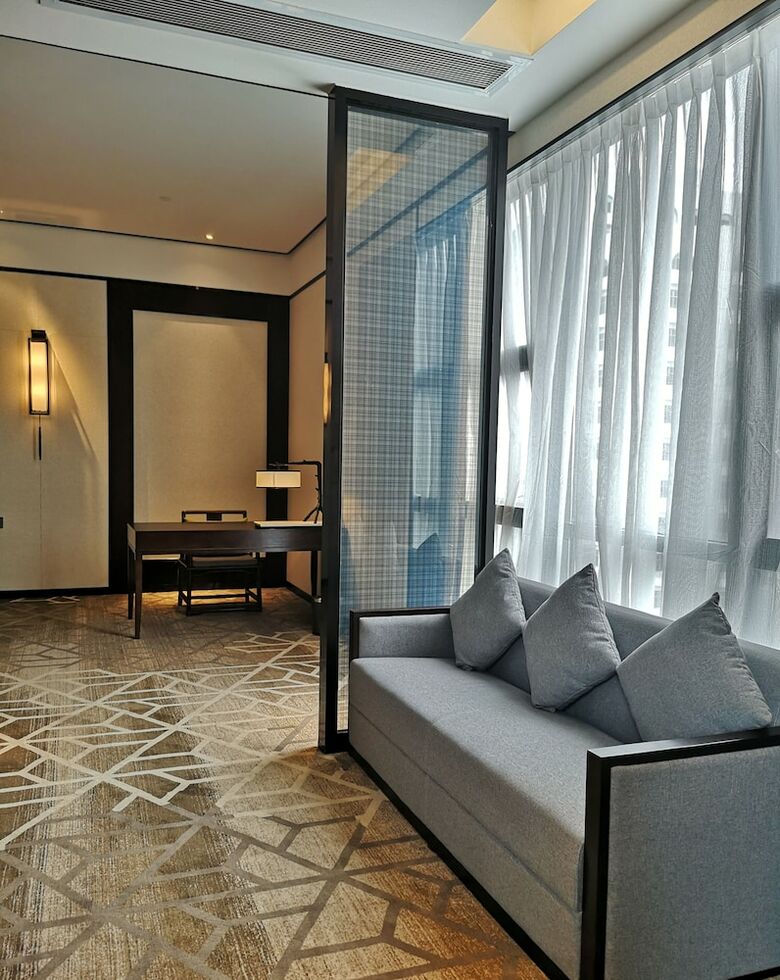 Shatou Hairun Hotel