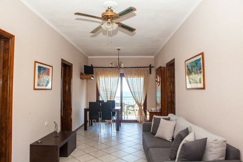 Hotel Eleana Apartments And Studios