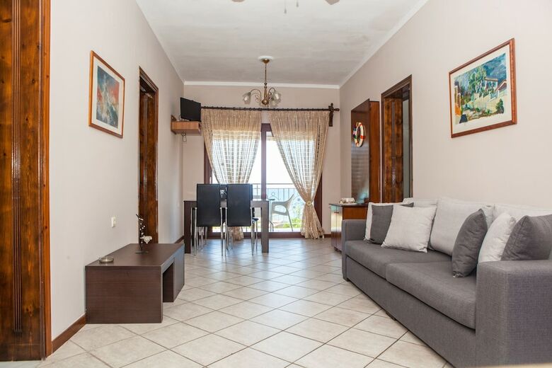 Hotel Eleana Apartments And Studios