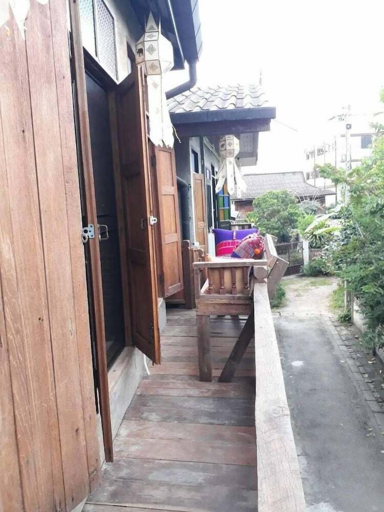 Hostal Baan Chiang Mai Hostel - Adults Only