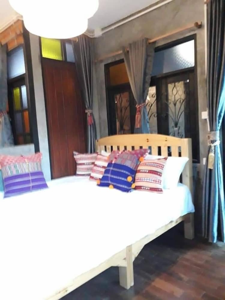Hostal Baan Chiang Mai Hostel - Adults Only