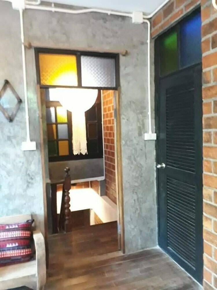 Hostal Baan Chiang Mai Hostel - Adults Only