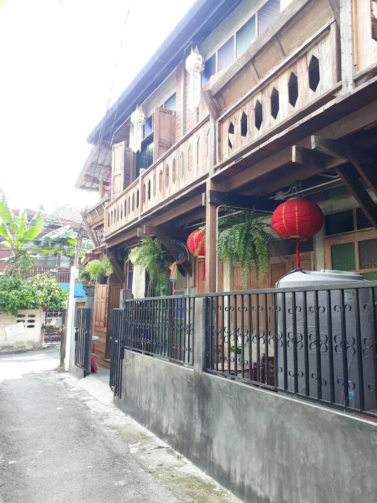 Hostal Baan Chiang Mai Hostel - Adults Only