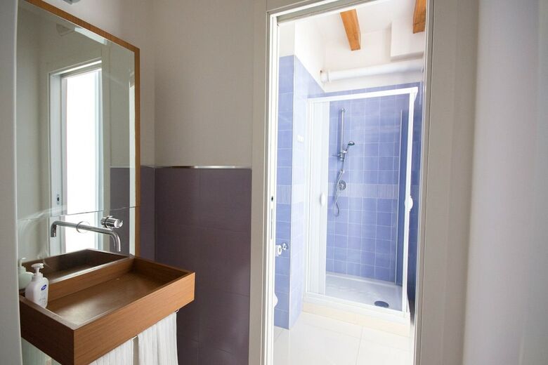 Hotel Suites And Apartment