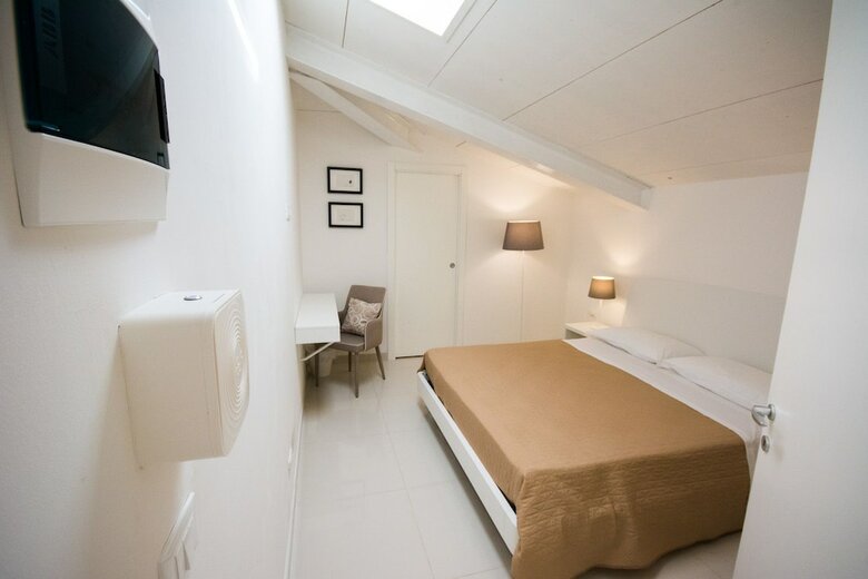 Hotel Suites And Apartment