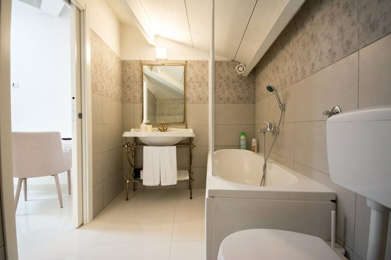 Hotel Suites And Apartment