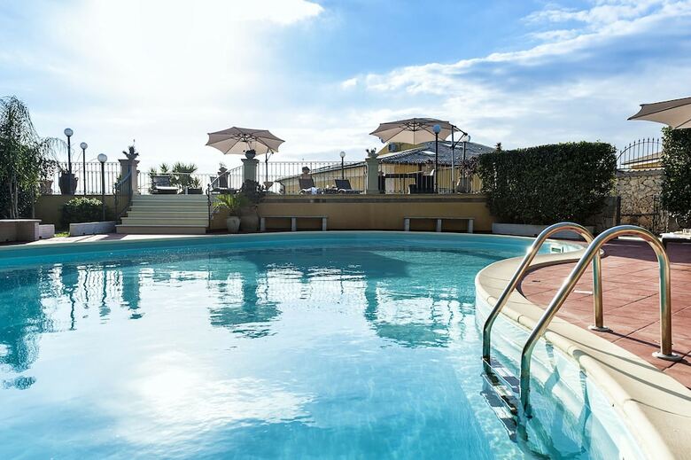 Villa Carolina