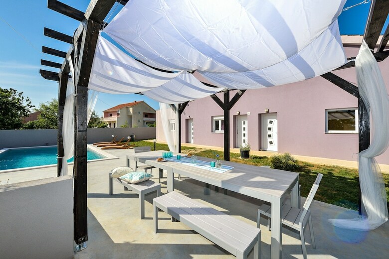 Villa Apartments Levante