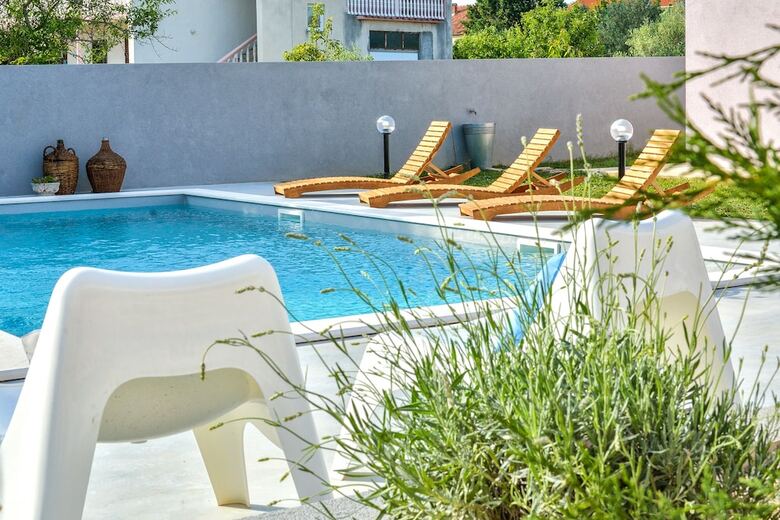 Villa Apartments Levante