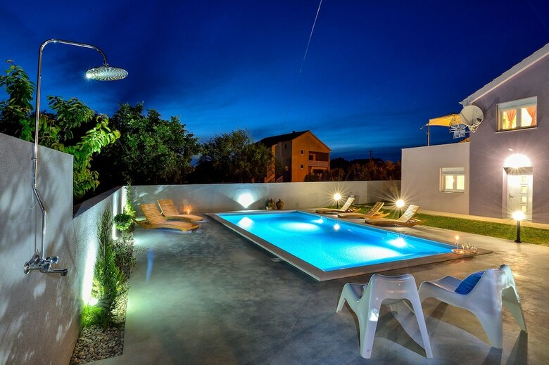 Villa Apartments Levante