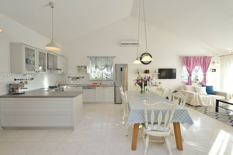 Villa Apartments Levante