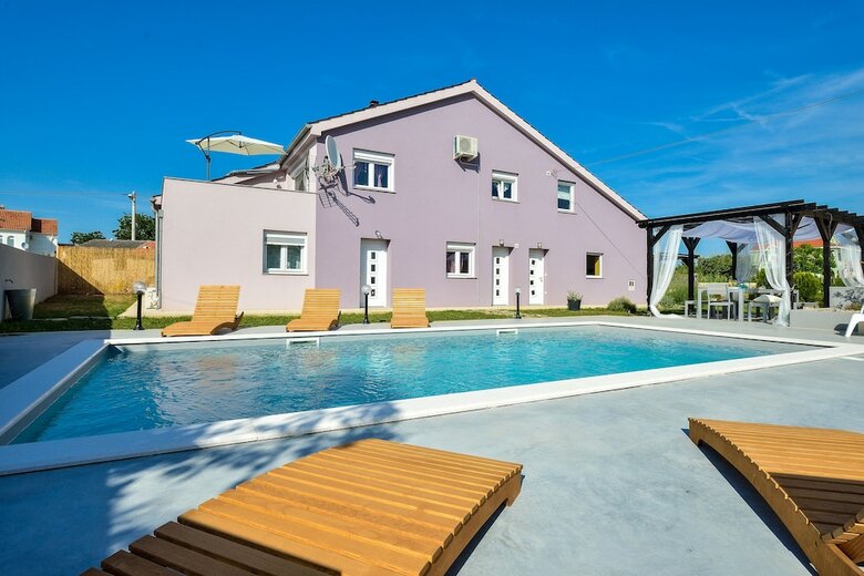 Villa Apartments Levante
