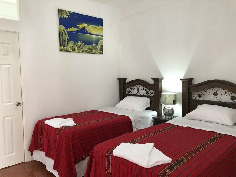 Hotel Panajachel Los Angeles