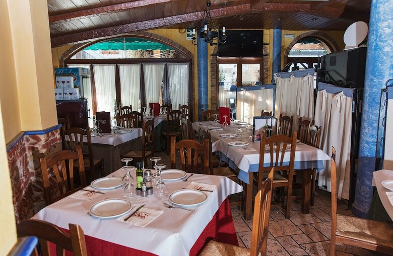Pension Alojamiento Rural Y Restaurante  Raisa